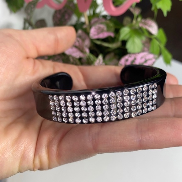 Handmade Black Crystal Acrylic Cuff Bracelet For Women, Modern Design Cuff - Picture 13 of 14